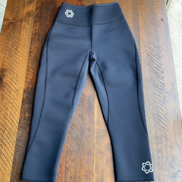 ZAGGORA THERMO FIT TECHNOLOGY PANTS CAPRIS - Picture 1 of 8